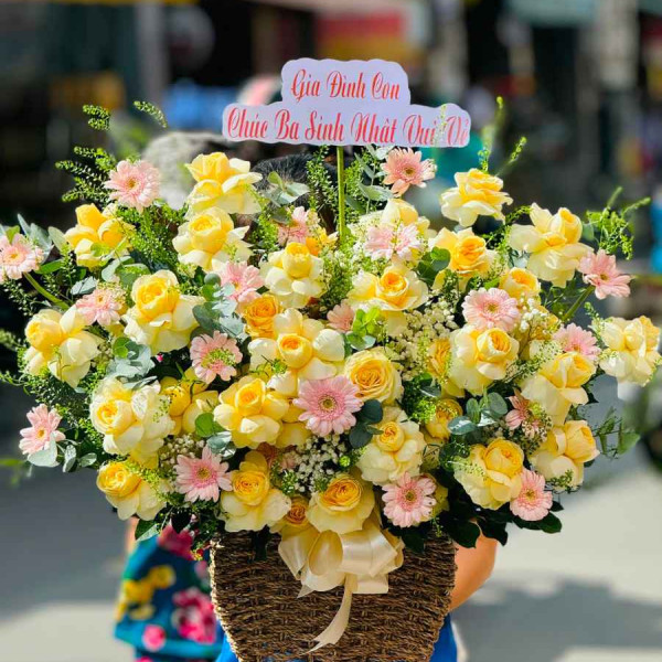 Giỏ hoa đẹp – Giỏ hoa sinh nhật, tặng sếp sang trọng