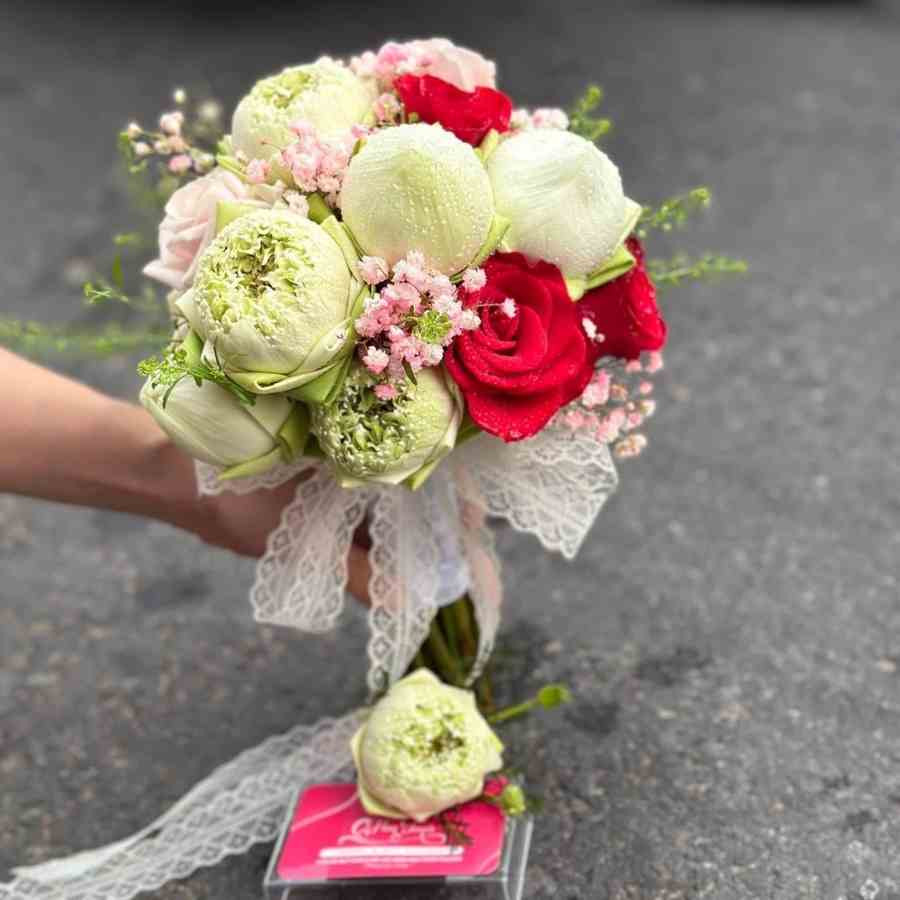 Hoa cưới nguyện bên nhau