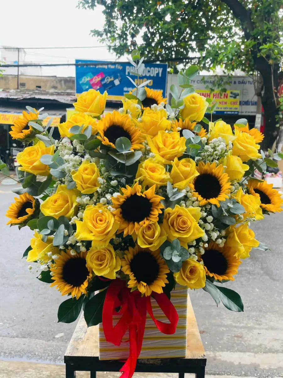 Giỏ hoa sắc màu cuộc sống