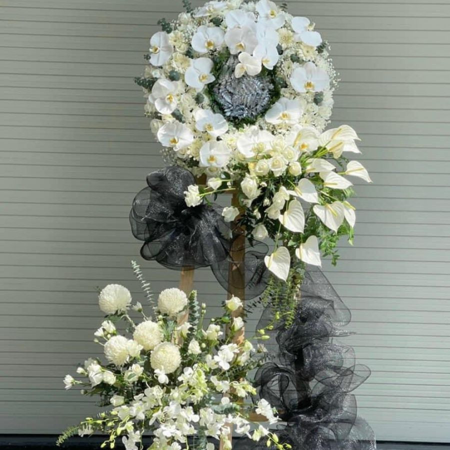 Kệ hoa chia buồn mãi trong tim